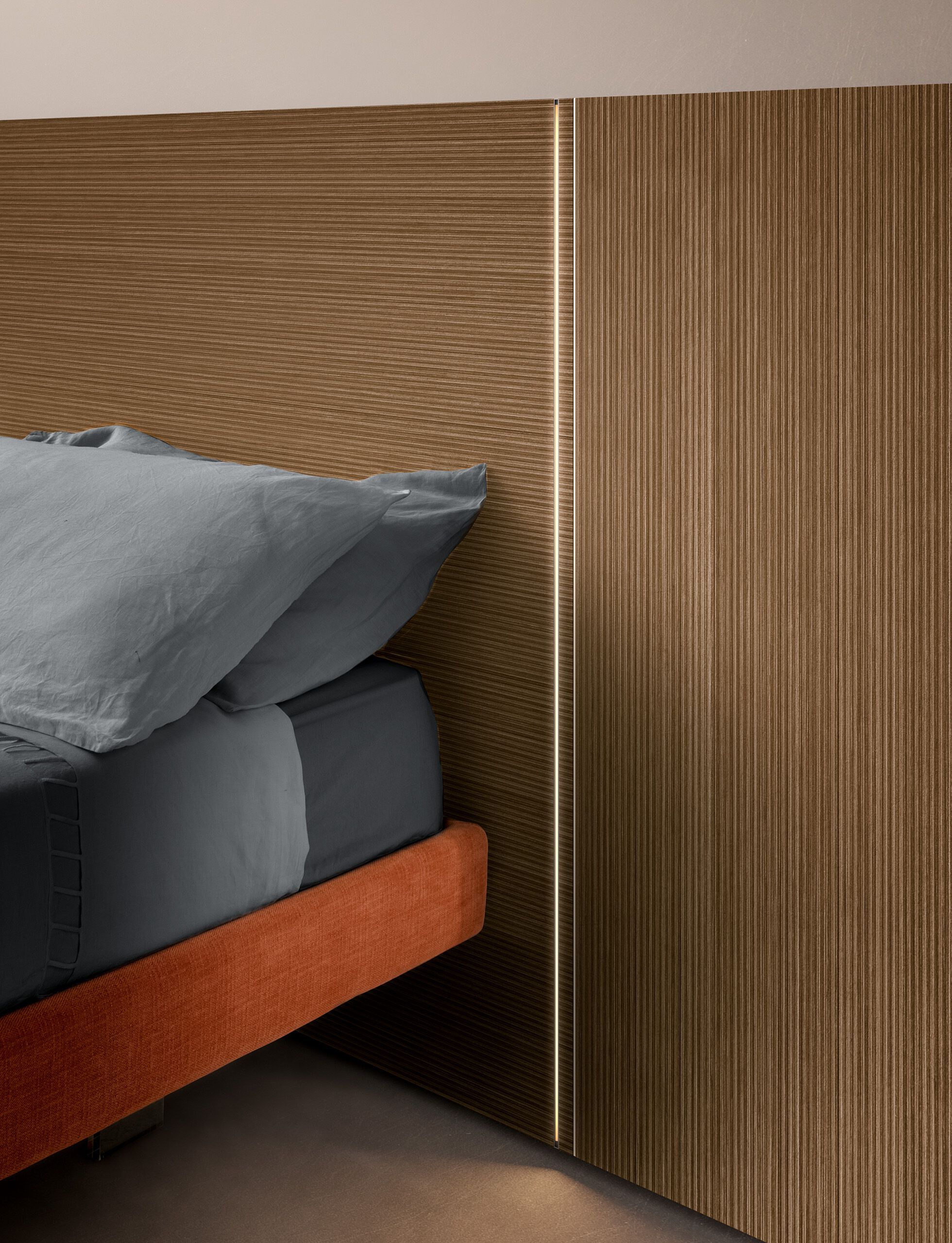 Двуспальная кровать со встроенным освещением Adok CARRÈ ARCH-00040539 - Вид №2