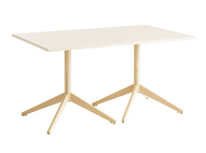 Прямоугольный стол из дерева