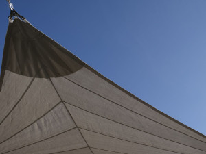 Парусная палатка из полиэтилена