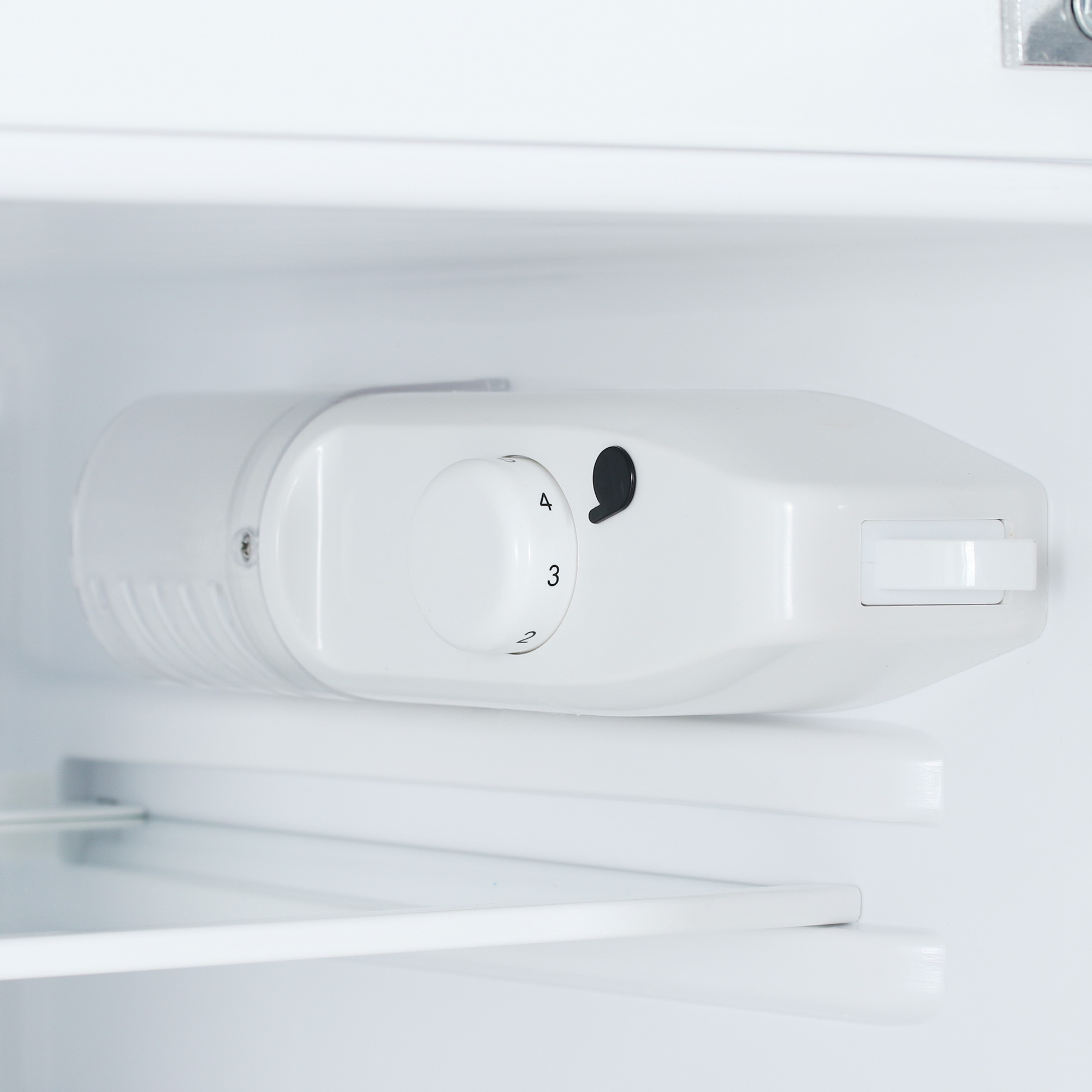 9057385 Холодильник компактный   Tesler RT-132 красный STDN-0002526 - Вид №11