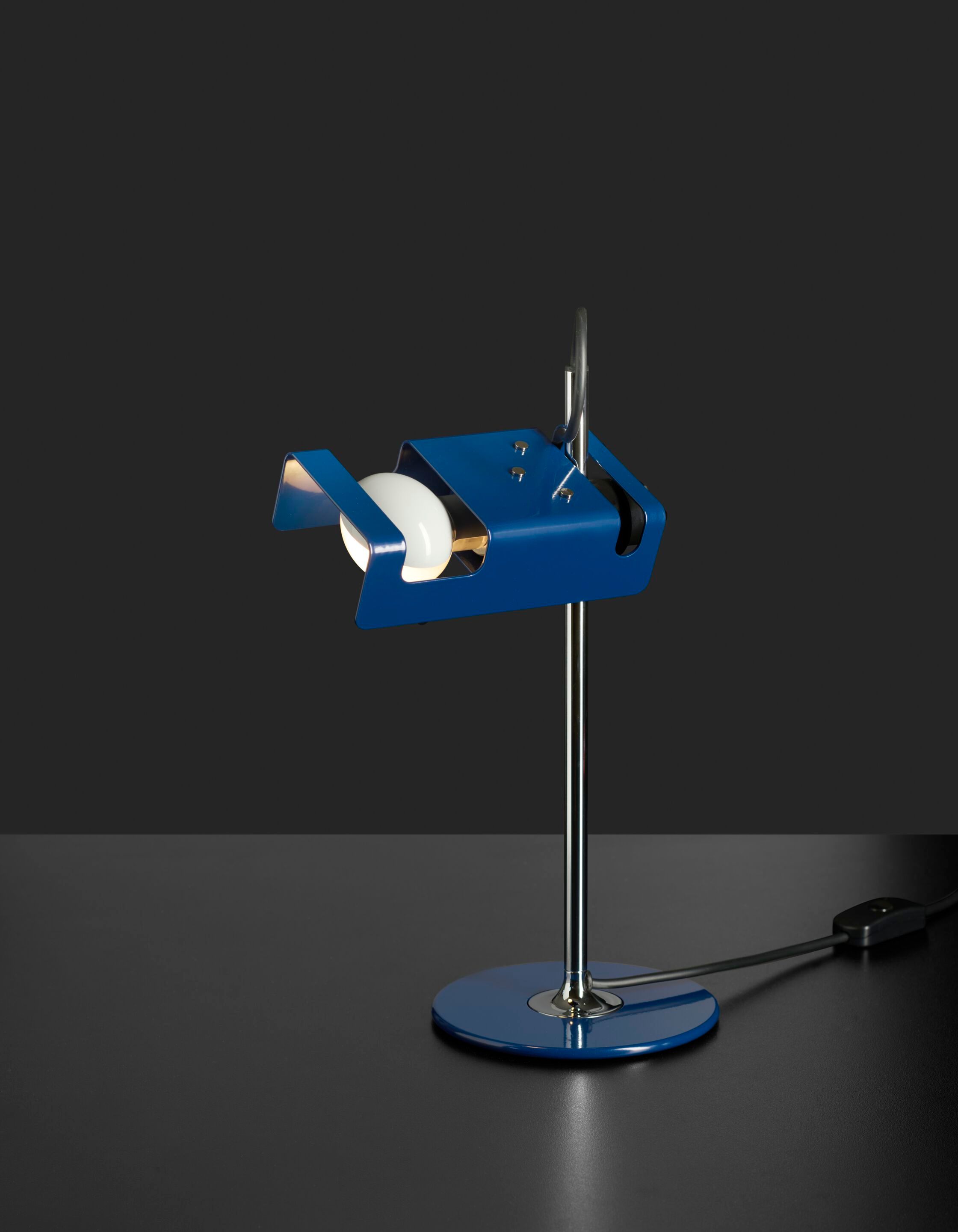 Регулируемая алюминиевая настольная лампа Oluce ARCH-00127131 - Вид №3