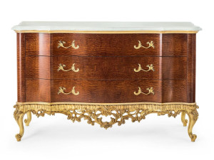 Комод из красного дерева