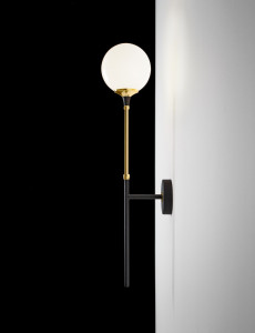 Стеклянный настенный светильник с фиксированной рукояткой