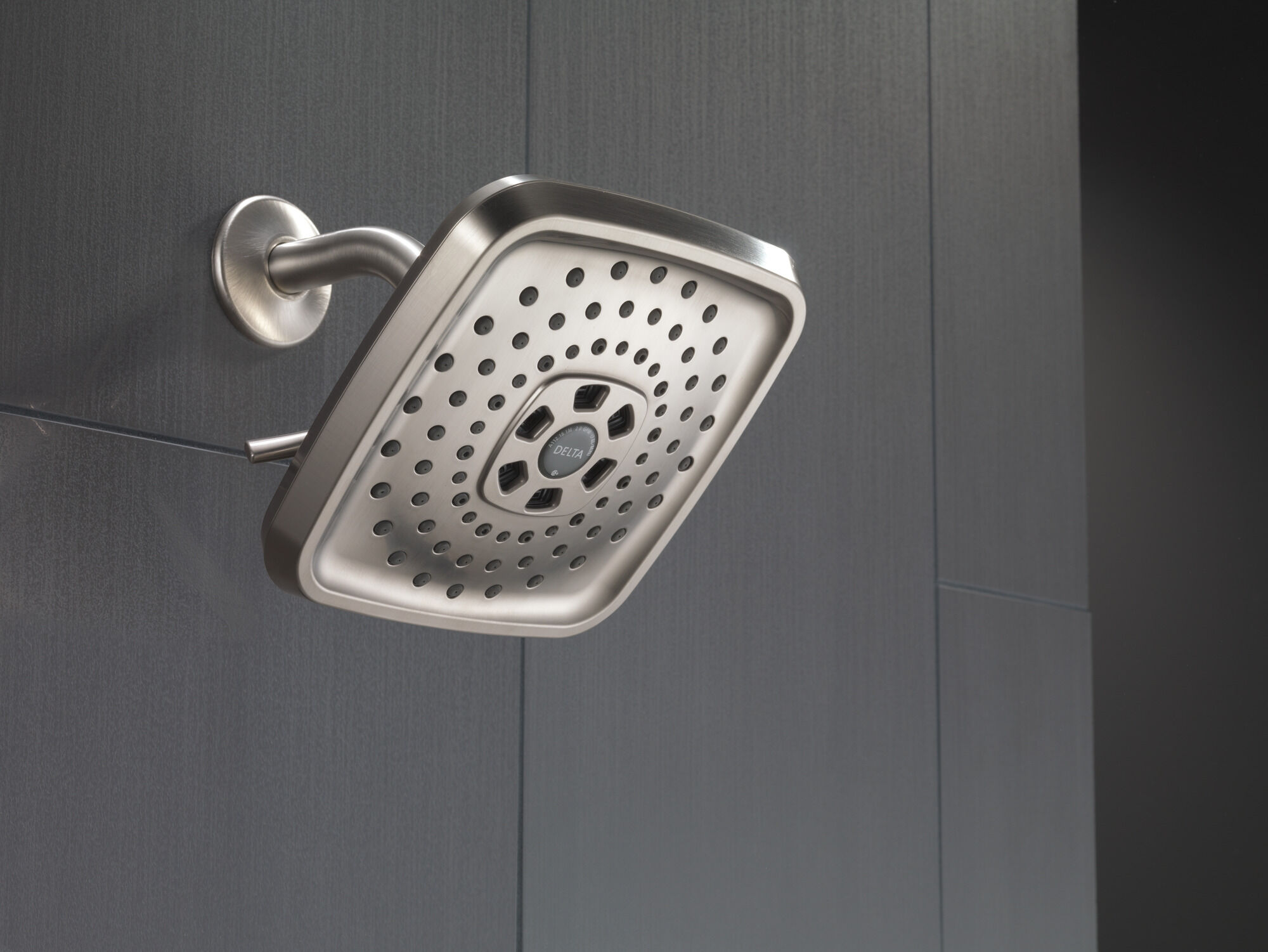 H2Okinetic® 3-х позиционная душевая лейка Raincan Delta Faucet 52690-SS - Вид №3