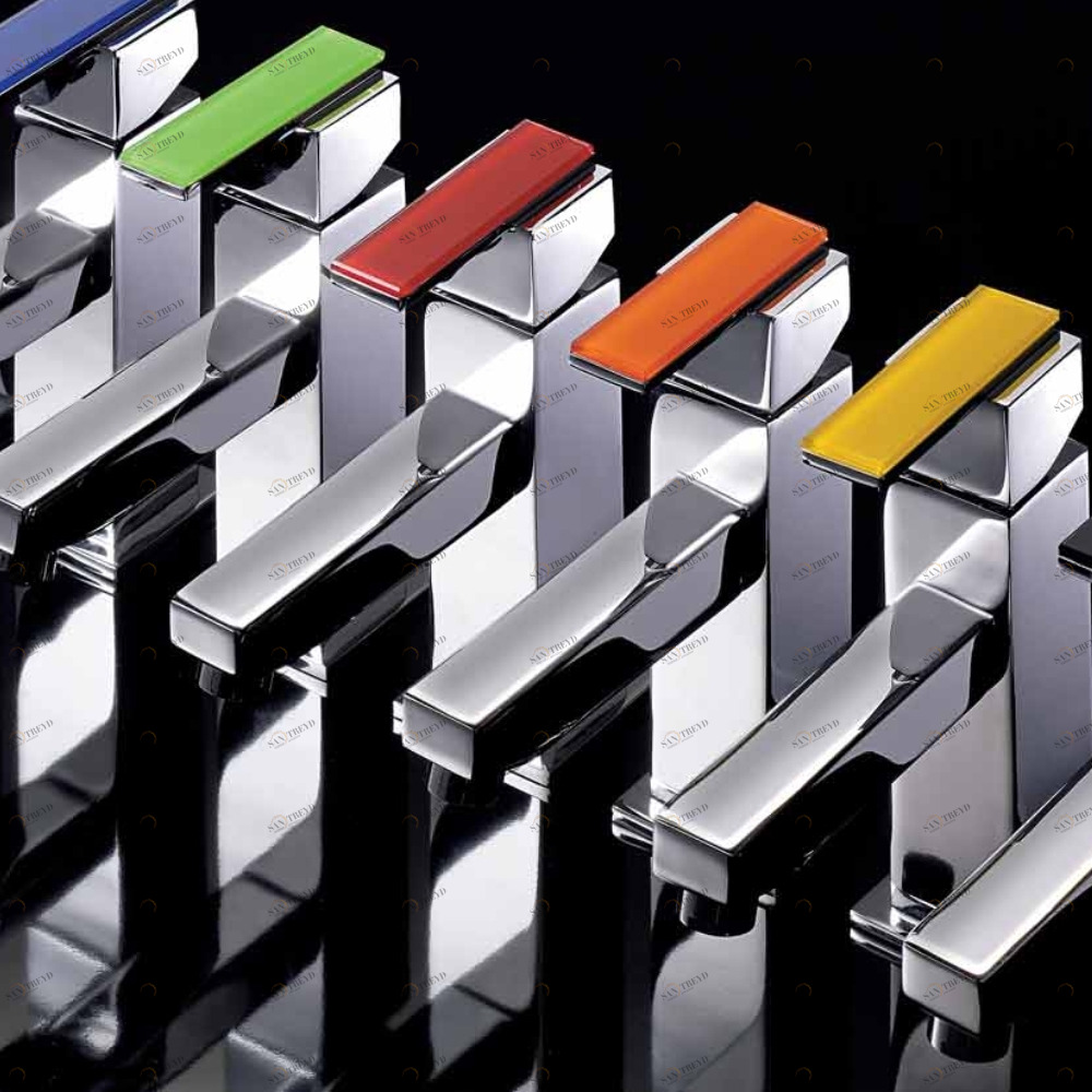 Однорычажный смеситель для раковины с клапаном клик-клак 50.004C MAIER KROMATIC KUADRAT 50004C