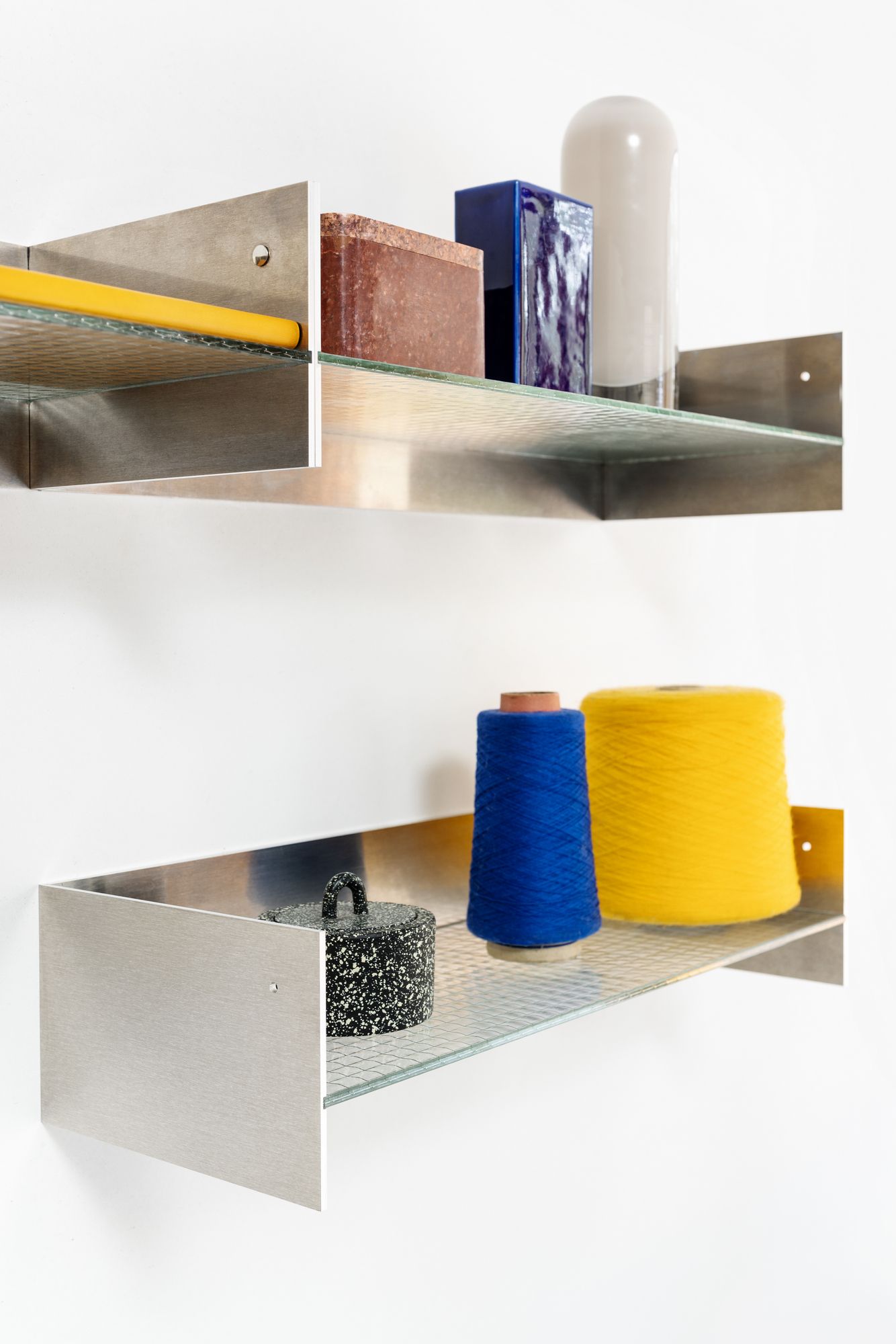 Алюминиевая и стеклянная полка Atelier Belge ARCH-00010573