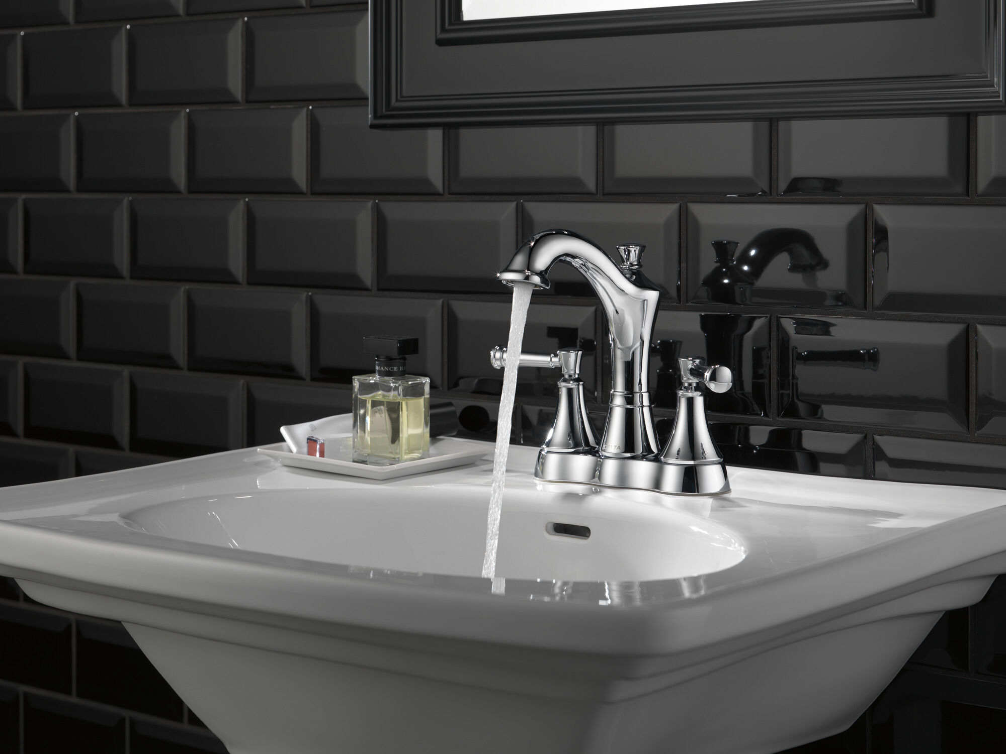 25757LF Смеситель для ванной комнаты с двумя ручками Delta Faucet Valdosta Хром  - Вид №2