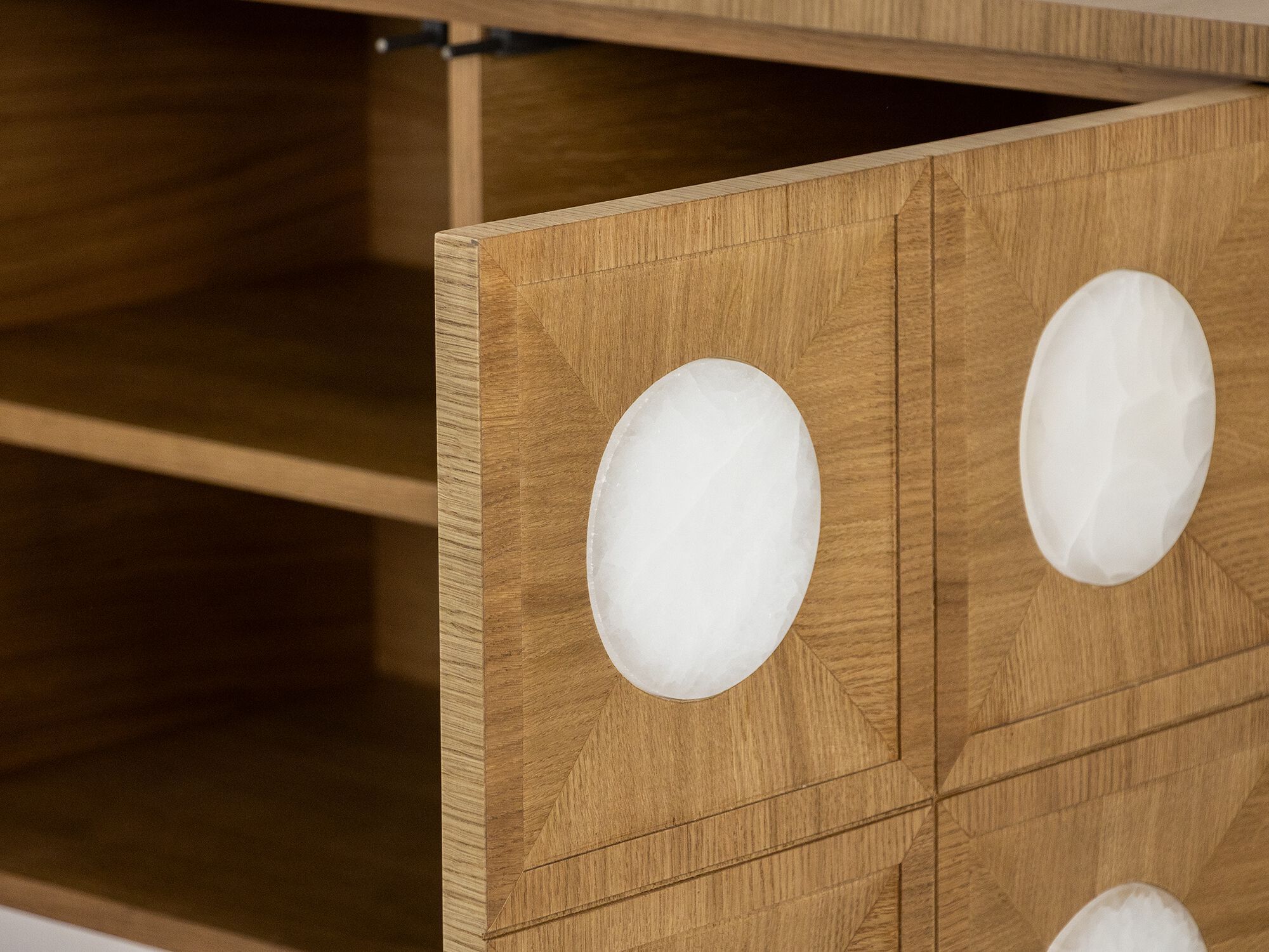 Деревянный шкаф с распашными дверями JOSÉ LEITE DE CASTRO CHIVAZO ARCH-00053290 - Вид №2