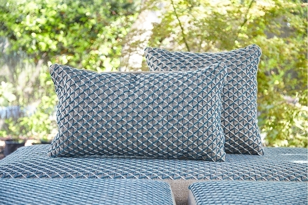 100310 Подушка Blue 70x40 GAN Raw