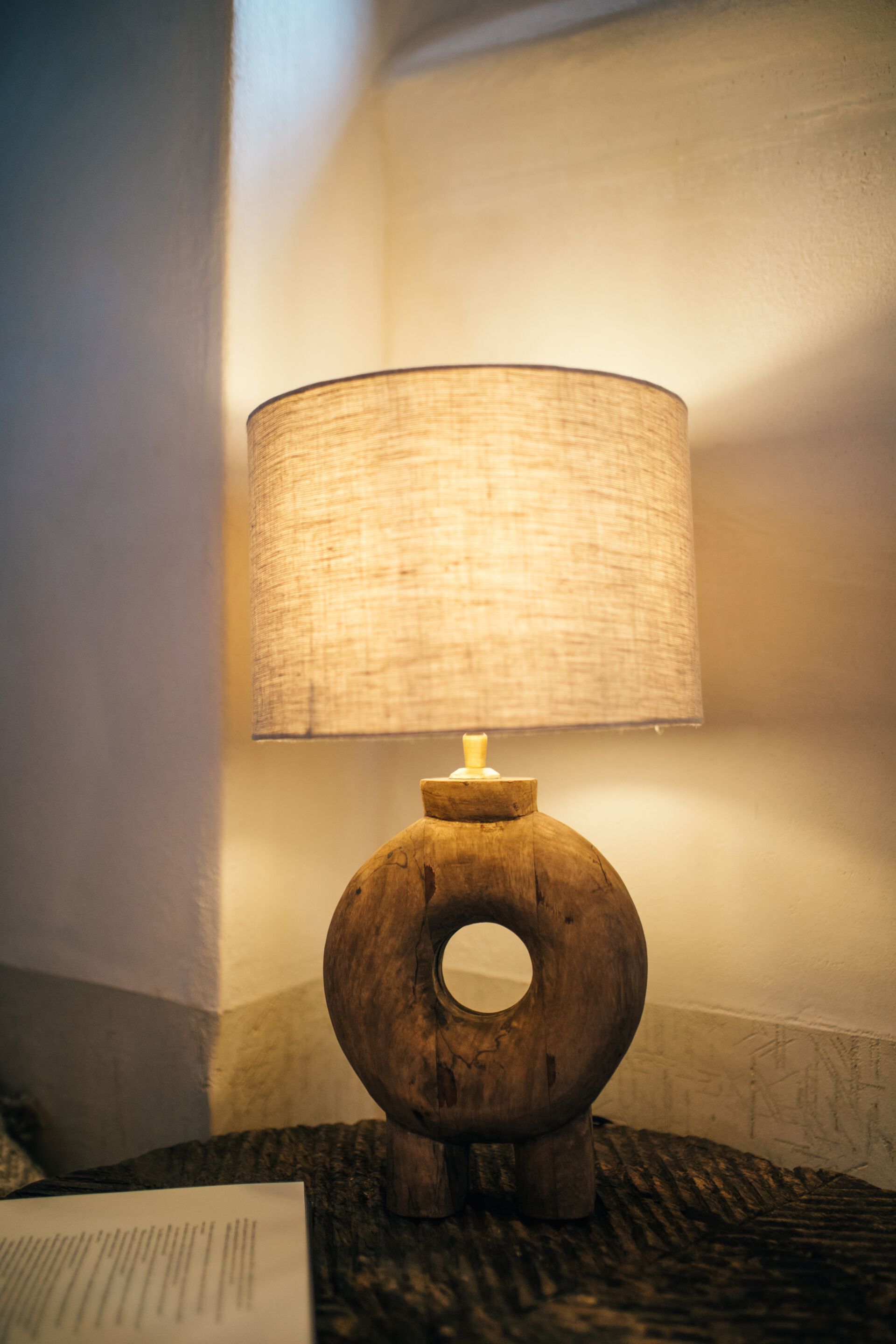 Настольная лампа из манго POMAX LAMPEDUSA ARCH-00102723 - Вид №3