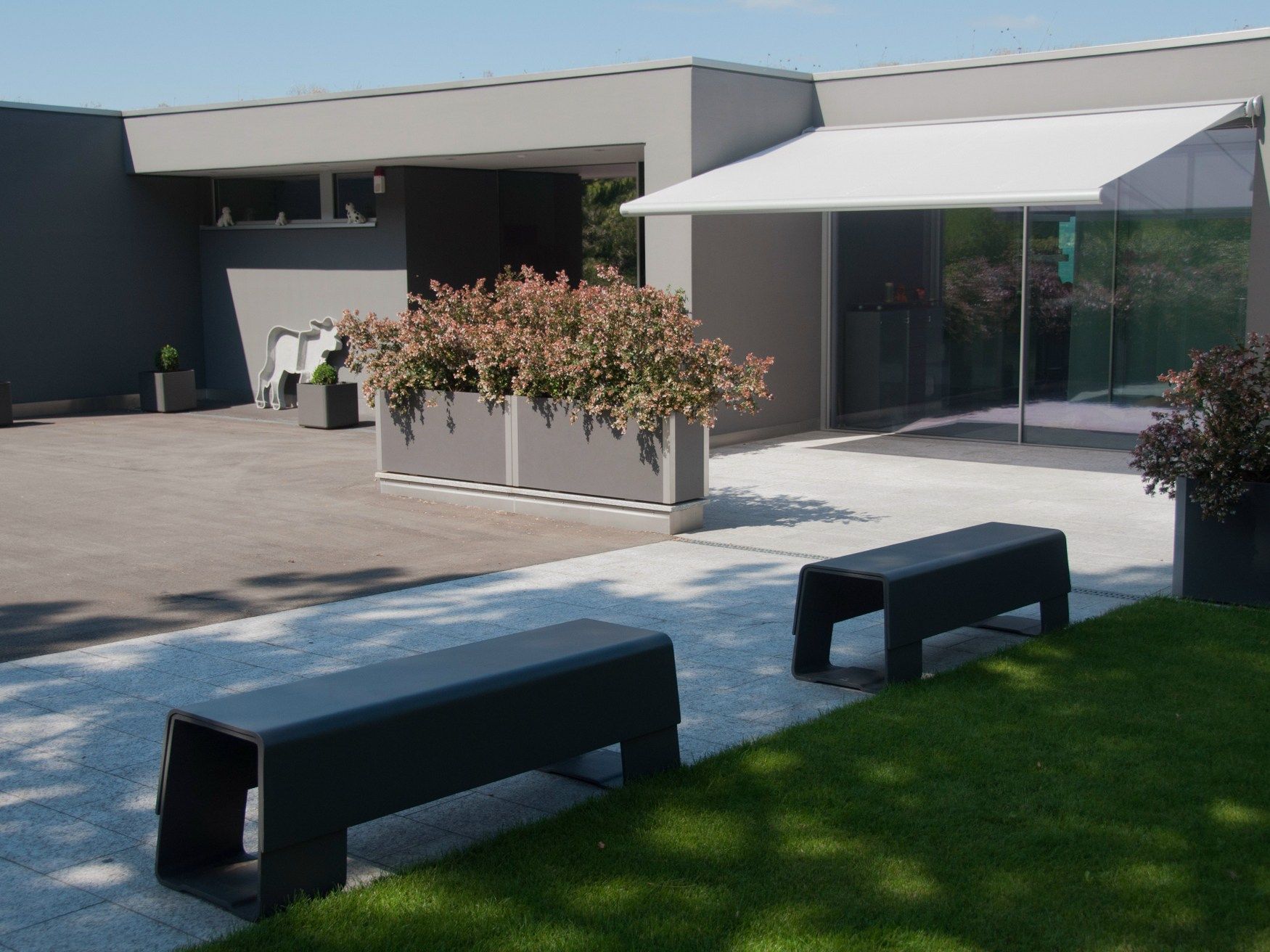 Бетонная садовая скамейка SWISSPEARL дизайн ARCH-00038049 - Вид №2