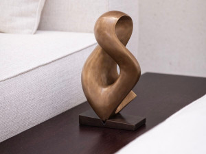 Бронзовая скульптура