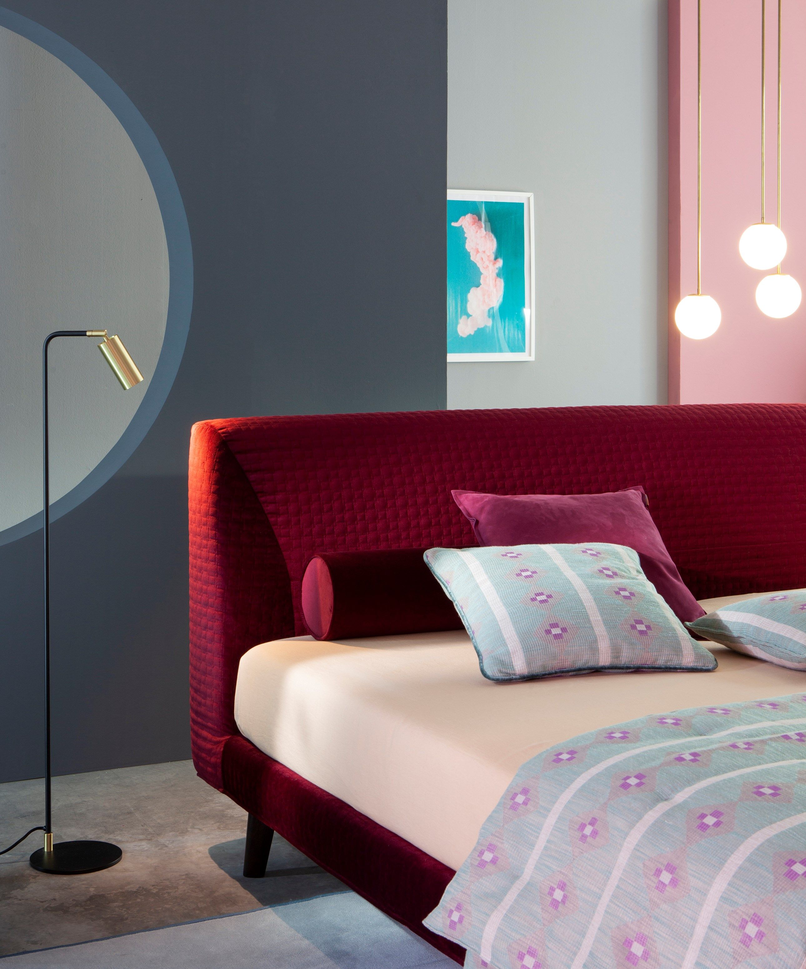 Двуспальная кровать с мягкой тканью Twils ISS ARCH-00085508 - Вид №2