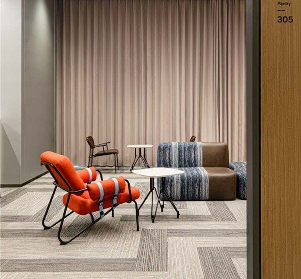 Тканевое кресло с подлокотниками KVN Design Furniture Nomadic ARCH-00051873 - Вид №2