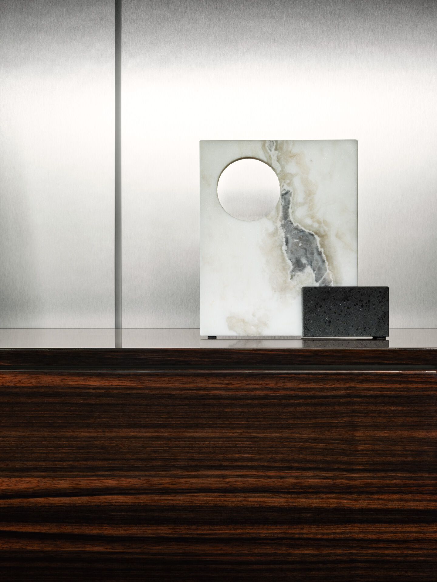 Шкаф из грецкого ореха с распашными дверями i 4 Mariani CITY ARCH-00151573 - Вид №4