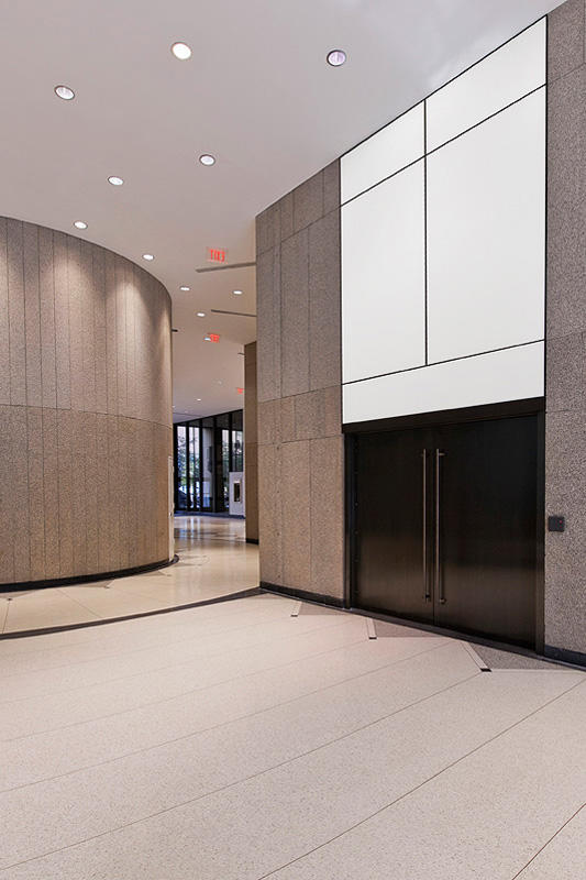 FSRT661 Система облицовки стен Levele с плавающими панелями из нержавеющей стали с отделкой из каймового камня в Кэссиди Терли, Сан-Хосе, Калифорния Forms-surfaces  - Вид №21