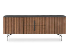 Шкаф из массива дерева