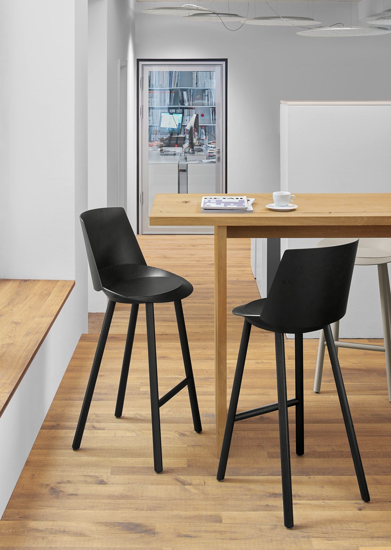 Высокий деревянный стул со спинкой e15 JEAN ARCH-00105571 - Вид №4