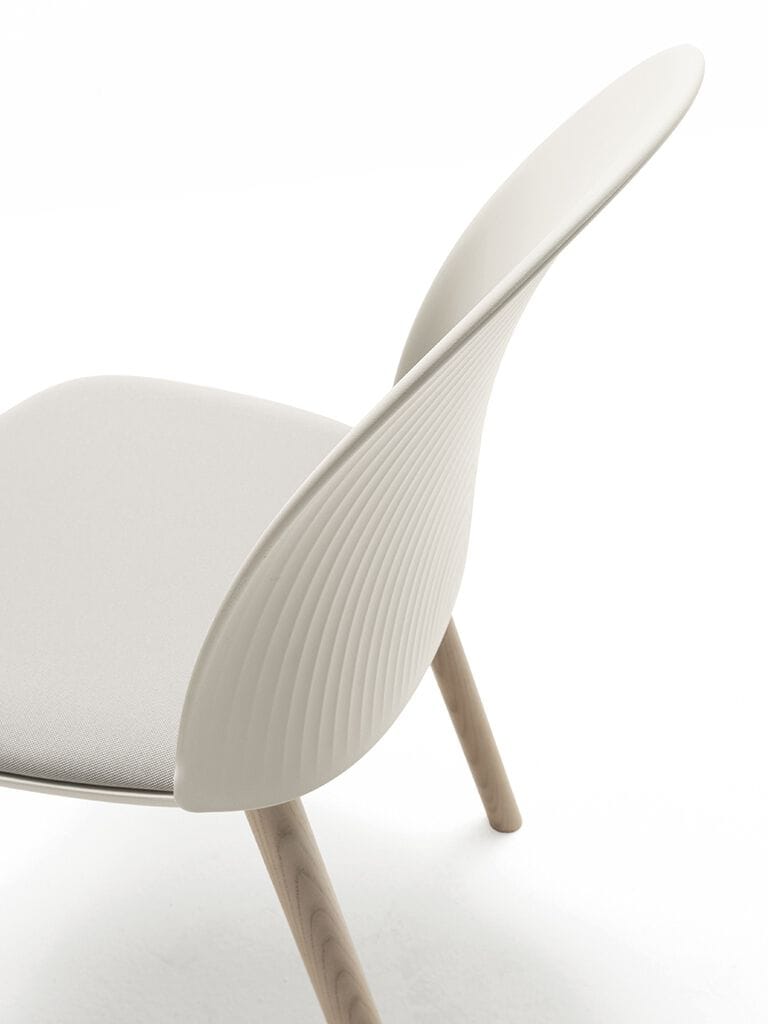 Пластиковый стул с мягким сиденьем ESTEL GROUP профиль ARCH-00067142 - Вид №1