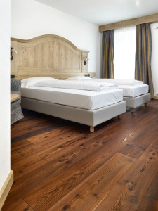 Биосовместимый трехслойный деревянный пол