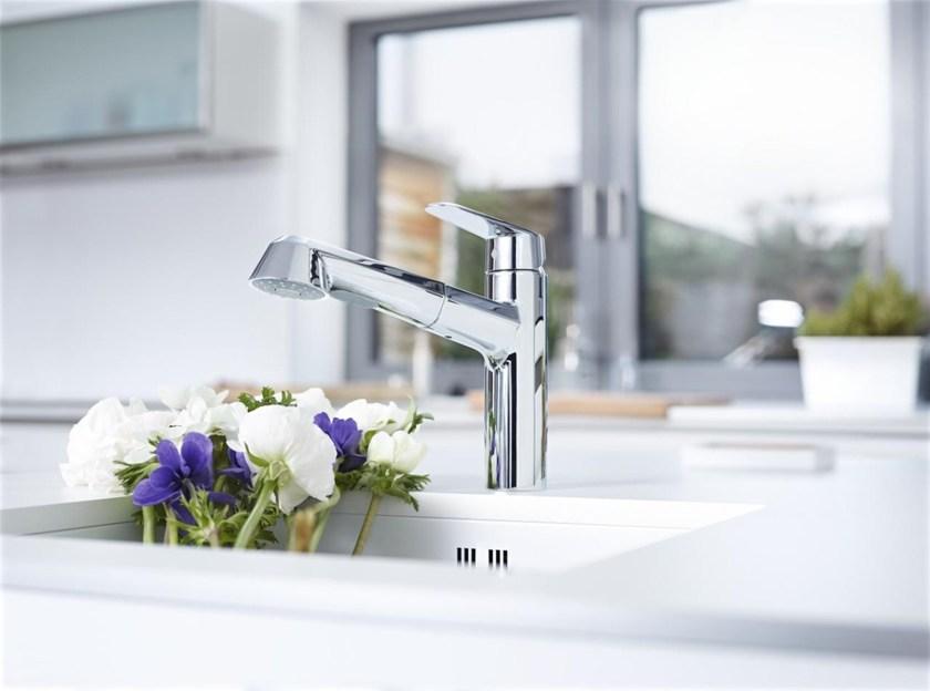 Смеситель для кухни GROHE Eurodisc Cosmopolitan с выдвижной лейкой, хром (32257002) - Вид №1