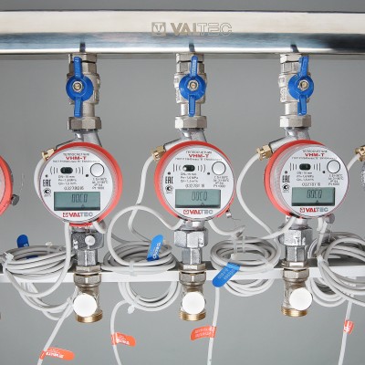 VT.GPM.05S04.R3 Узел этажный для поквартирного учета тепловой энергии Valtec 3/4", 3 вых., ввод справа  - Вид №3