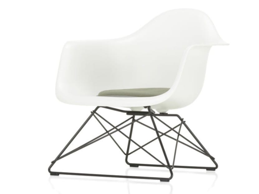 Полипропиленовое кресло с подлокотниками VITRA Eames Plastic Chair ARCH-00049913 - Вид №1