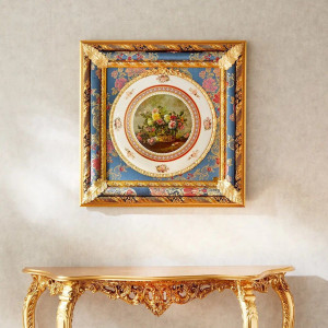 Картина с украшенной фарфоровой пластиной