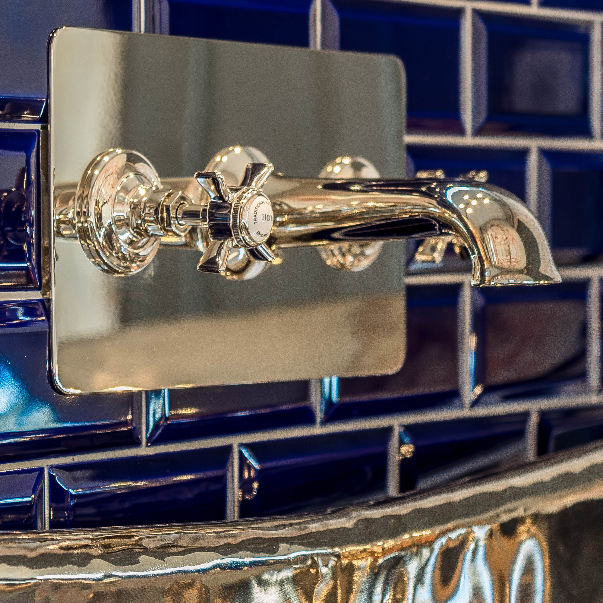 Traditional bathrooms АНГЛИЯ Кран для заливной горловины на 3 отверстия Tb373.414.bn  - Вид №1