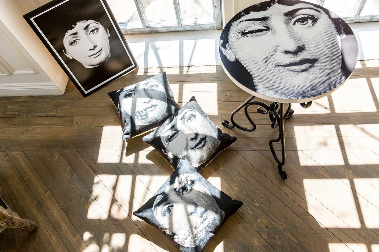 Кофейный столик круглый черно-белый с рисунком 50 см "Намек" Fornasetti BYOBJECT FORNASETTI 014302 Белый;черный Object Desire  - Вид №2