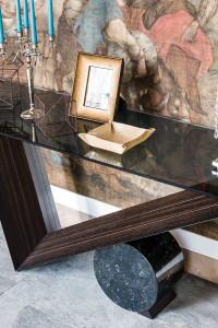 Прямоугольная консоль из дерева и стекла