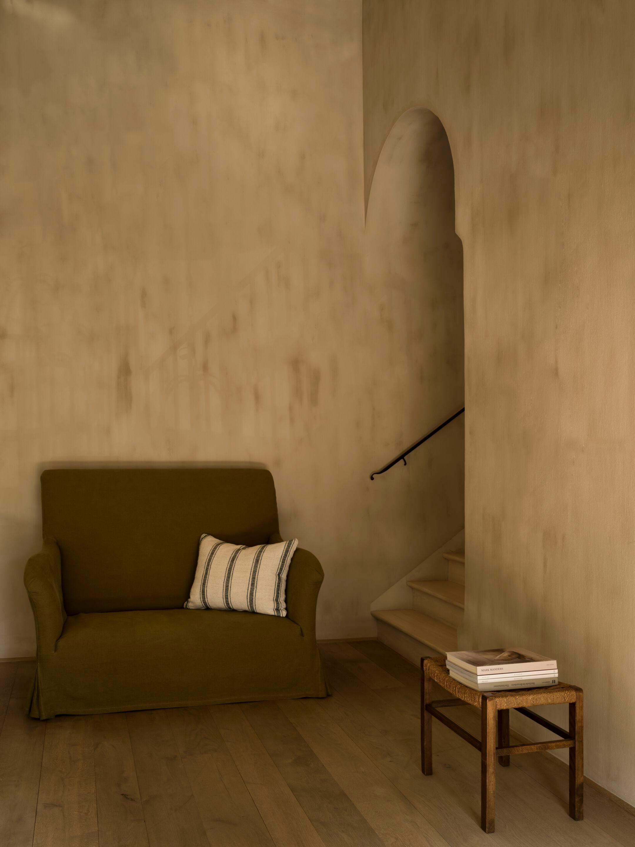 Ткань линейный диван Collett & Victor CHOUETTE ARCH-00068539 - Вид №1