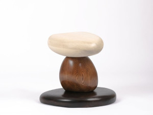 Деревянный низкий стул