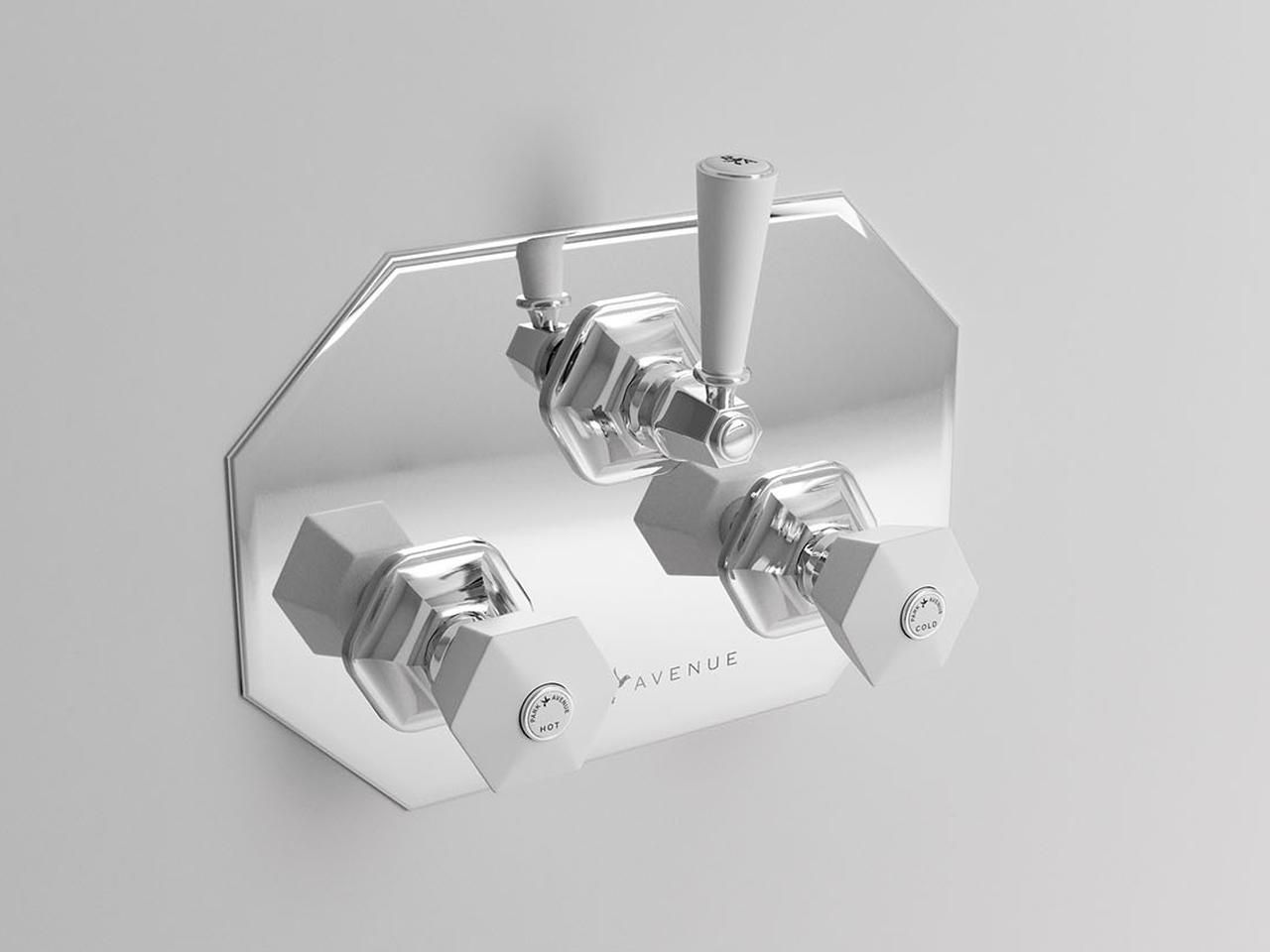 Смеситель для душа с 3 отверстиями и переключателем с пластиной Park Avenue Белый ARCH-00098775