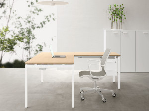 Секционный стол из меламина и металла