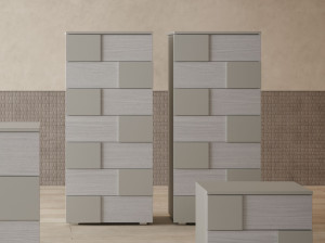 Деревянный комод