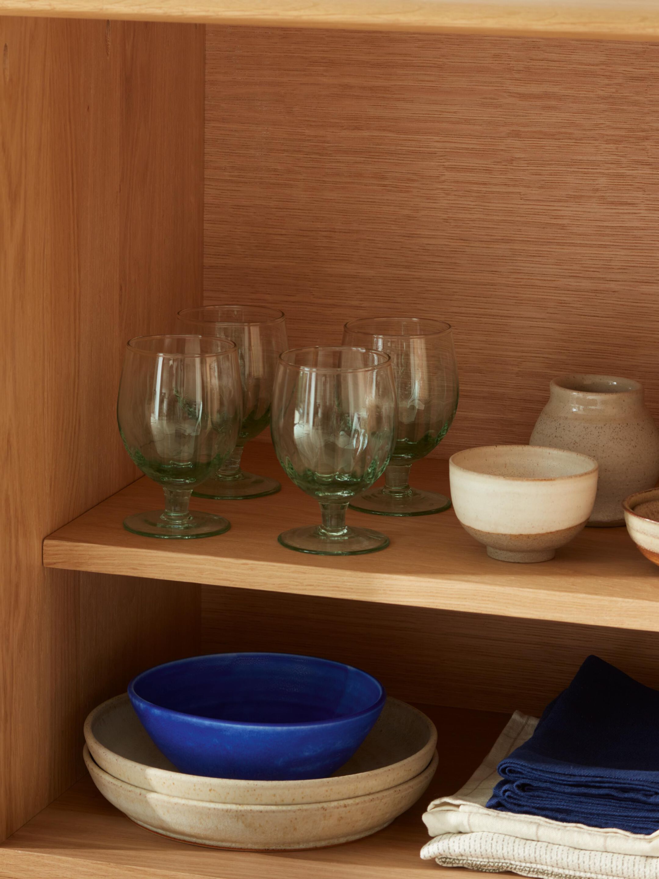 Набор бокалов для вина из дутого и переработанного стекла - 350 мл LSA Mia ARCH-00130650 - Вид №2