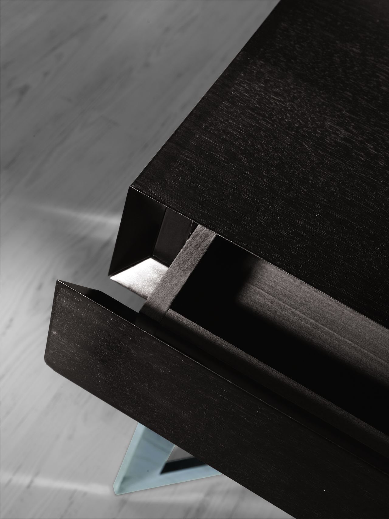 Высокий квадратный деревянный журнальный столик Hurtado Evolution ARCH-00107627 - Вид №1