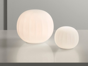 Светодиодная настольная лампа из дутого стекла