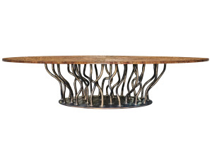 Обеденный стол из дерева и стекловолокна