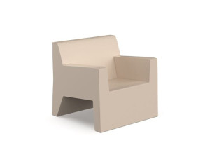Садовое кресло из смолы
