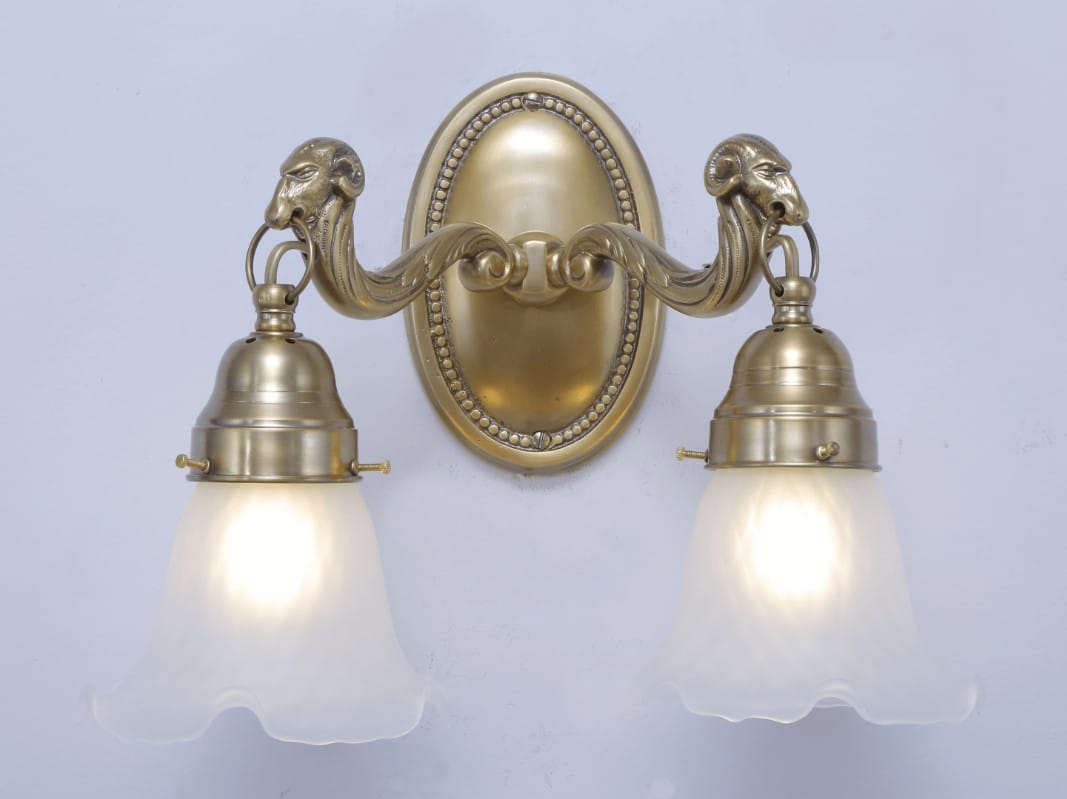 Классический стиль металлический настенный светильник Patinas Lighting Eger ARCH-00052413 - Вид №1