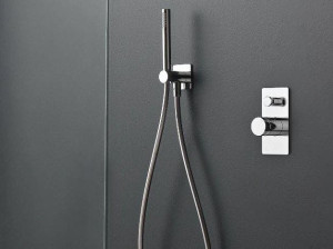 Смеситель для душа с ручным душем