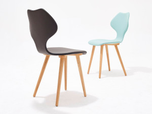 Деревянный мягкий стул