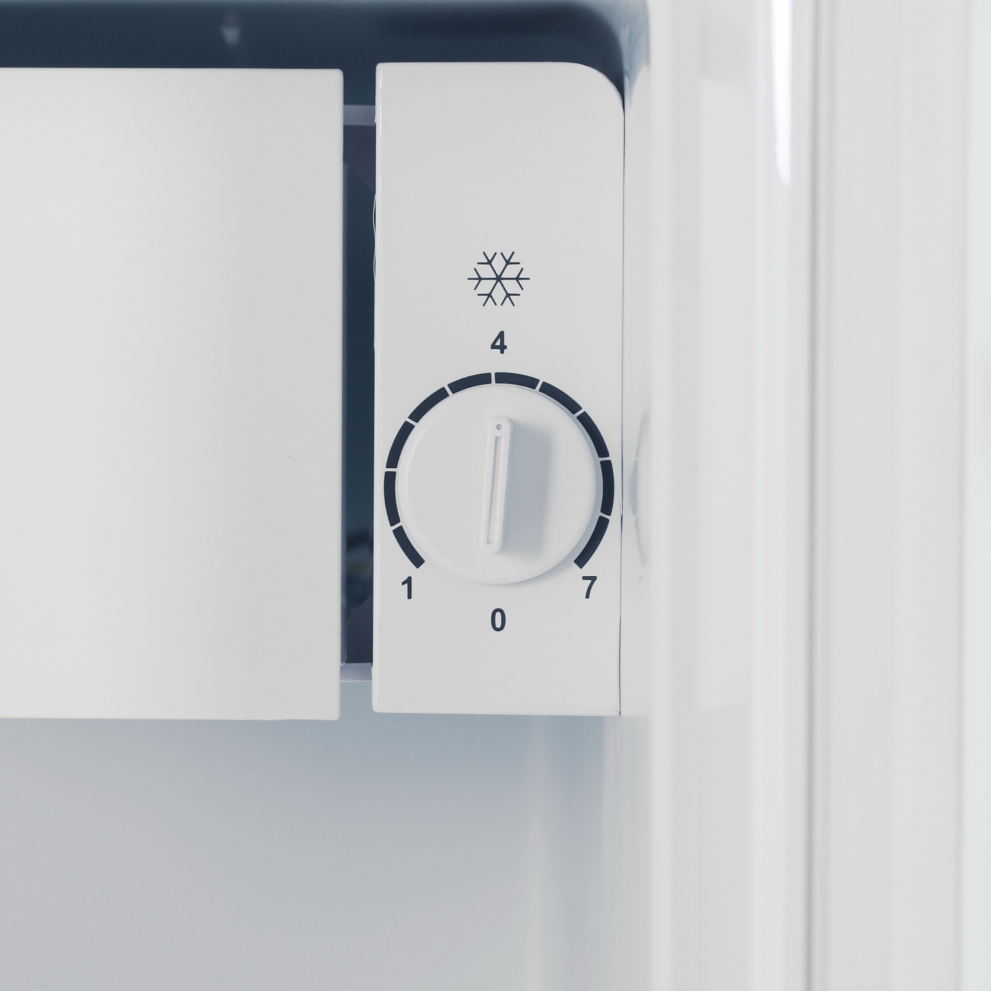 9078058 Холодильник компактный   Oursson RF0480/WH белый STDN-0112283 - Вид №10