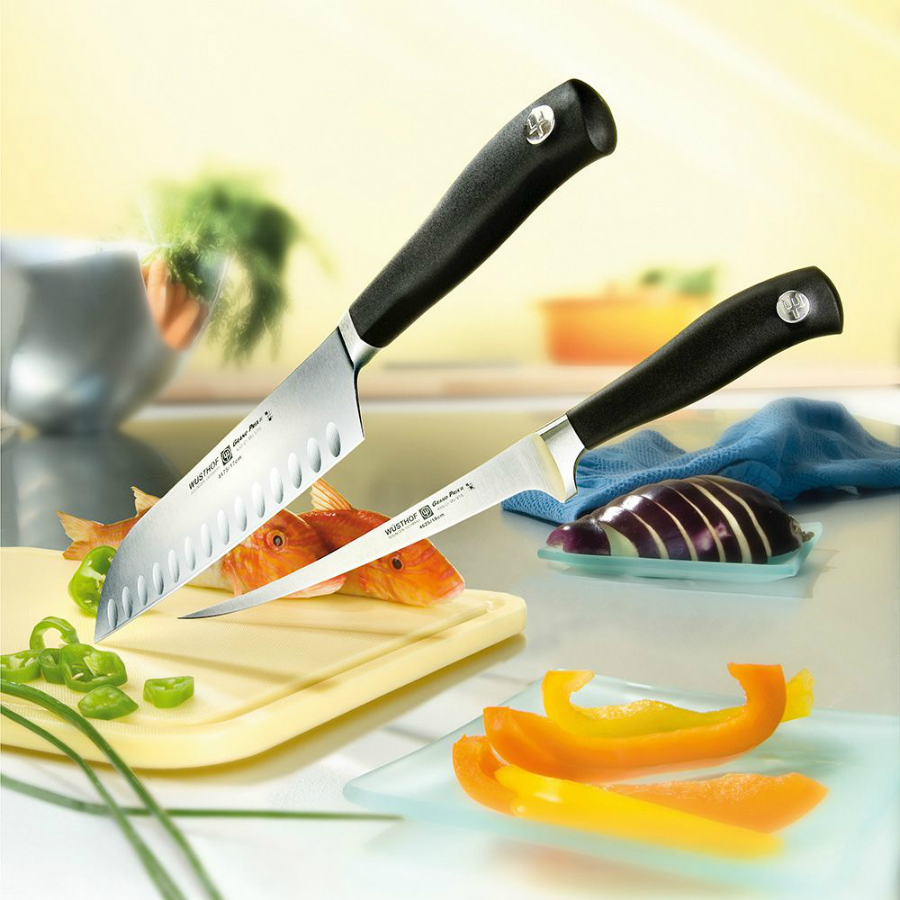 Нож кухонный японский «Шеф» с углублением на кромке, 17 см WUESTHOF W4175 - Вид №1