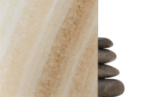 FSRT390 Стекло Vivistone из кремового оникса в конфигурации "отражение" с отделкой pearlex + Forms-surfaces