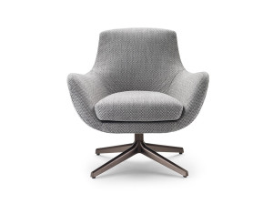 Спицевое вращающееся кресло с подлокотниками