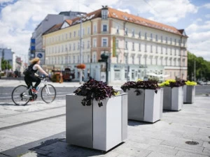 mmcité1 Кашпо для общественных мест