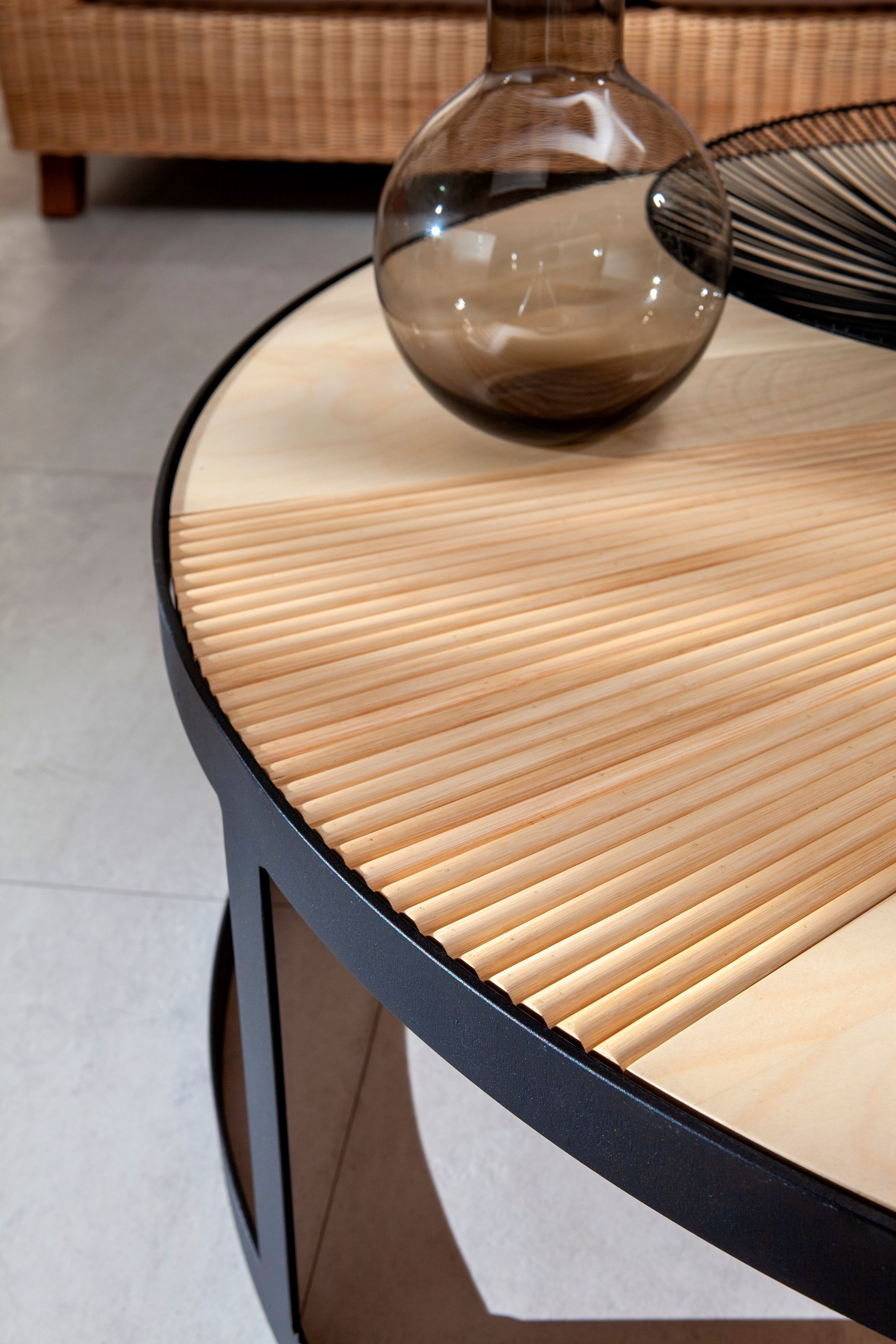 Железный круглый низкий журнальный столик Mila Maurizi Maison ARCH-00092390 - Вид №1